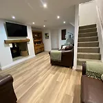 4 Bed In Oc-96392 Vakantiehuis *
