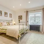 4 Bed In Oc-96392 וויטבי
