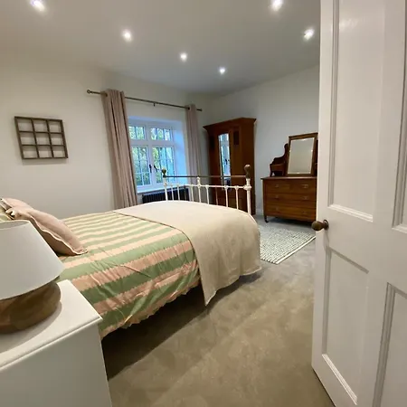 4 Bed In Oc-96392 * Whitby