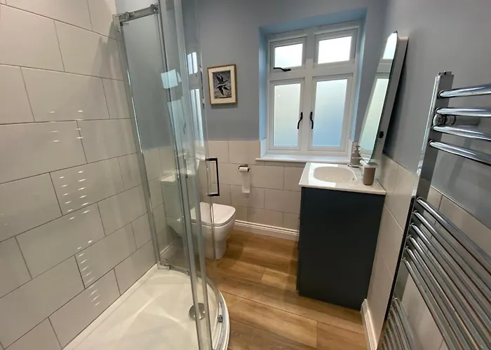 4 Bed In Oc-96392 Whitby