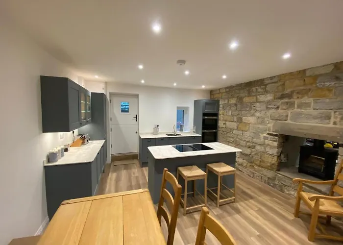 4 Bed In Oc-96392 Semesterbostad