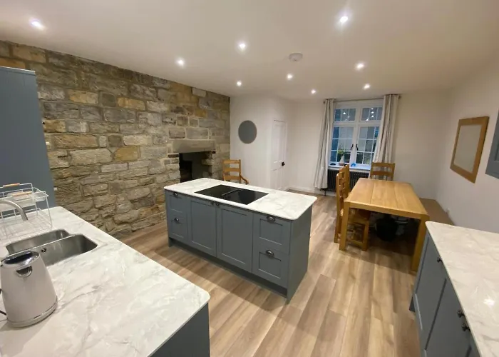 4 Bed In Oc-96392 Semesterbostad