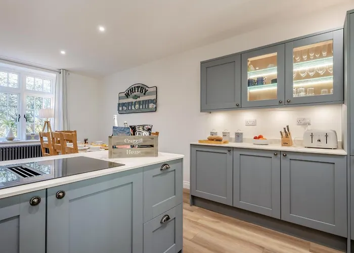 4 Bed In Oc-96392 Whitby
