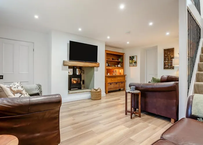 4 Bed In Oc-96392 * Whitby