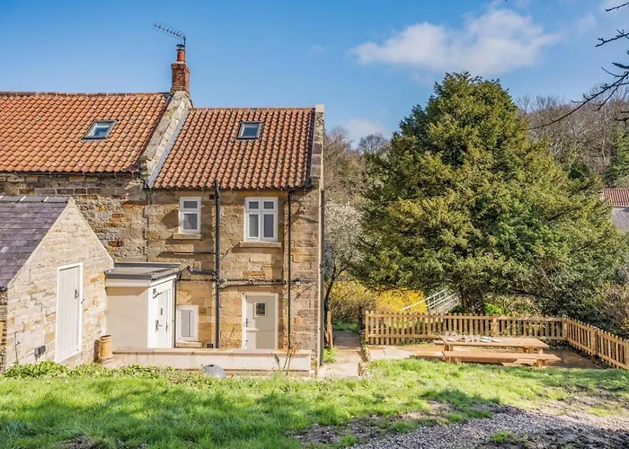 4 Bed In Oc-96392 * Whitby