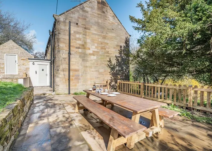 4 Bed In Oc-96392 * Whitby