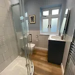 4 Bed In Oc-96392 Whitby